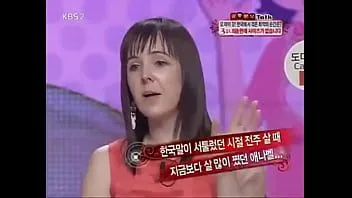 play Alecia widgiz mujer canadiense "mido 180 cm y un tamaño de pie de 260 mm. Cuando estaba de compras en corea del sur, el largo de los pantalones era corto y el tamaño de los zapatos solo llegaba a 250 mm, por lo que no pude comprar nada. y la puerta del bus estaba tan