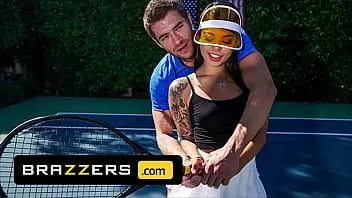 play (xander corvus) ম্যাসেজ (gina valentinas) পায়ের ব্যথা কমানোর জন্য তারা যৌনসঙ্গম শেষ করে - brazzers
