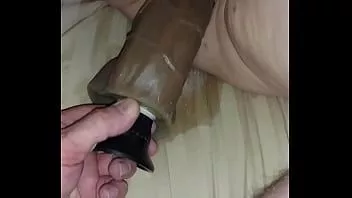 Putar Pacar mendapat fucked dengan penis buatan yang besar