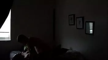 Abspielen Hinter den Kulissen unseres letzten Sexvideos: große, federnde Naturtitten auf einer dünnen Freundin!