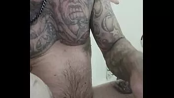 play Masterbating di kamar mandi dengan penis buatan di pantatku
