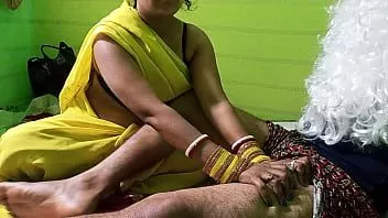 play Bahu indiano de peitos grandes fode com seu velho sasur ji jabardasti todos os dias depois que o marido vai embora