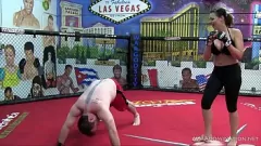 Riproduci La sconfitta dominante nelle MMA di Scarlett Devine