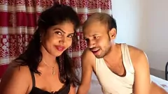 Играть Любитель Ebony Mst Sumona и Manik Mia в горячей межрасовой встрече