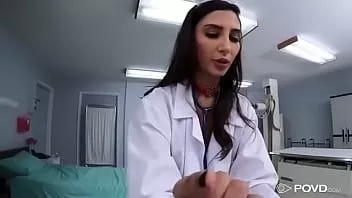 play Dieser Typ kommt seit diesem Tag gerne zur Untersuchung in dieses Krankenhaus