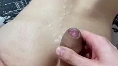 تشغيل كس المراهق الضيق يجعل الهواة يحصل على الحمار الكبير شاعر المليون