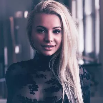 Star du porno Elizabeth Romanova