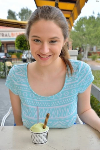 Gwiazda porno Ellie Wild